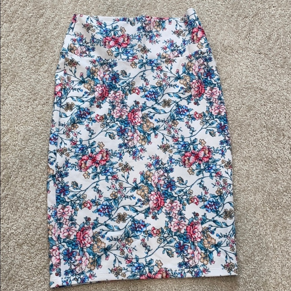 Lularoe Cassie Floral Skirt Size XS.